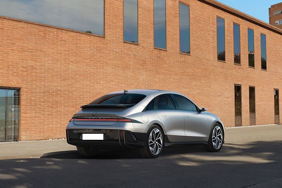 Galeri Hyundai IONIQ 6 1