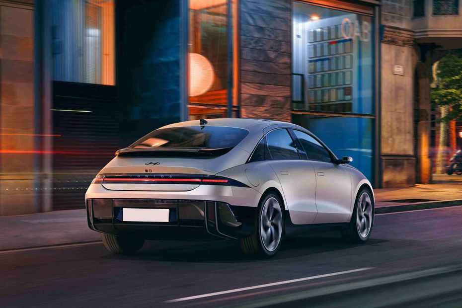 Galeri Hyundai IONIQ 6 4